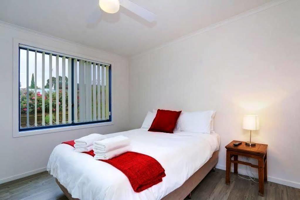 Phillip Island Off-Track Accommodation Cowes Esterno foto