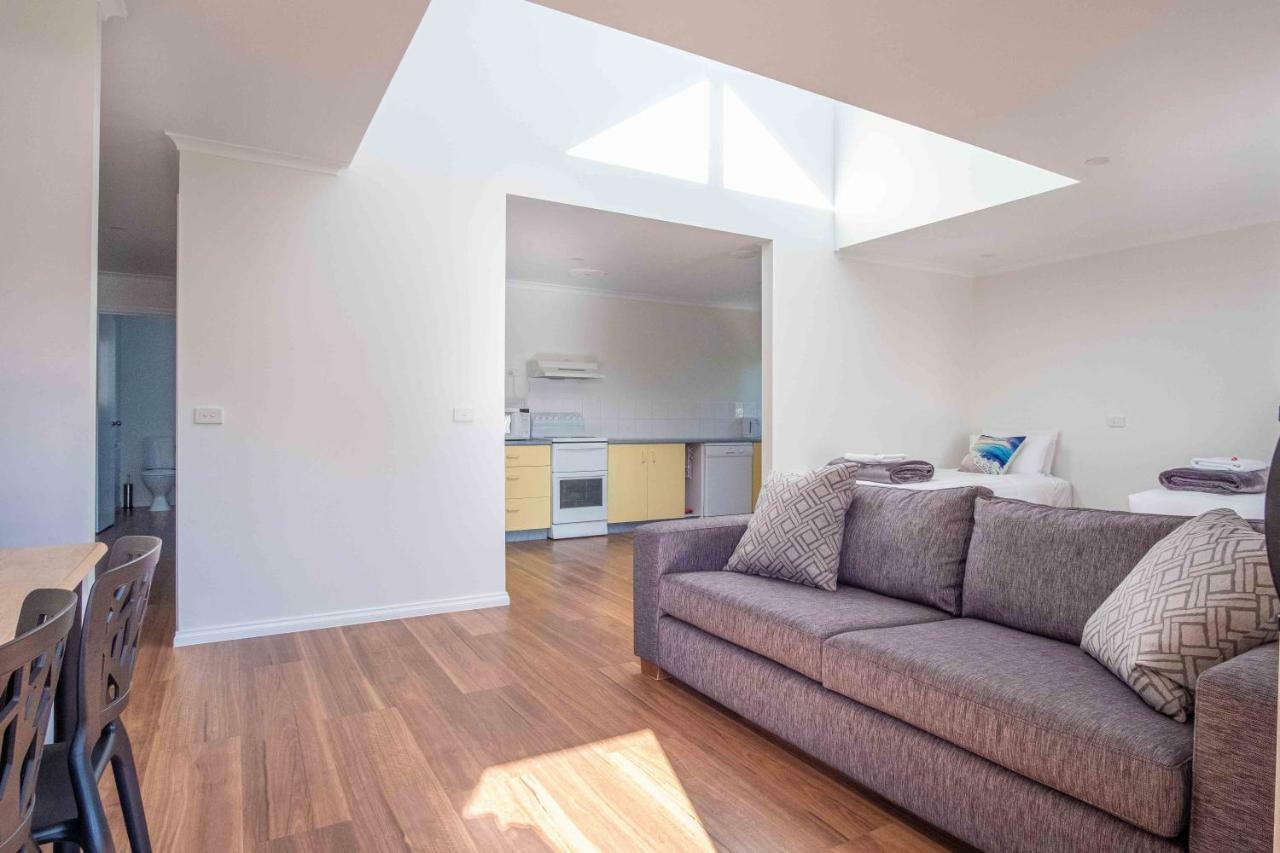 Phillip Island Off-Track Accommodation Cowes Esterno foto