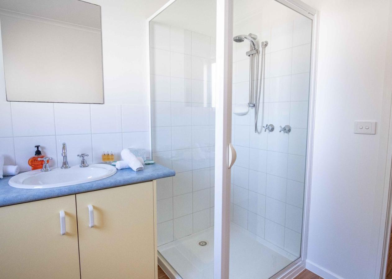 Phillip Island Off-Track Accommodation Cowes Esterno foto