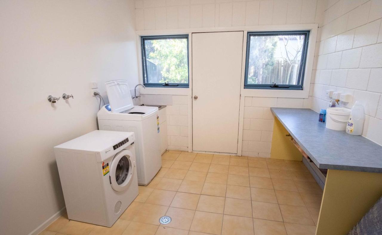 Phillip Island Off-Track Accommodation Cowes Esterno foto